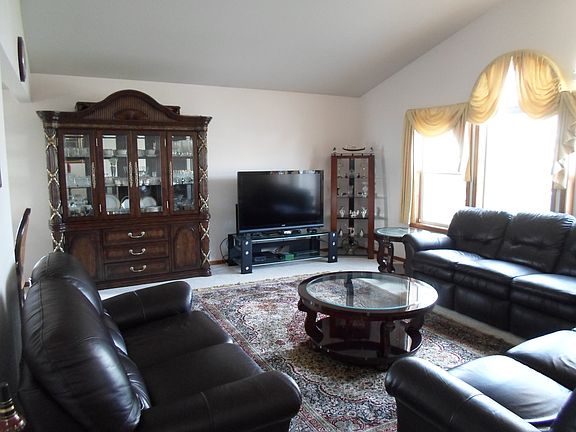 2nd image of 5074 N Sky Vista Ave