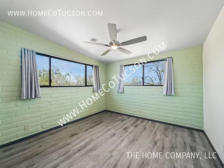 120 E Magee Rd — Photo 19