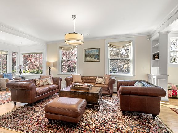 4th image of 9 Farrar St #9