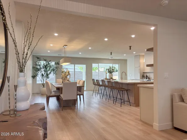 4432 E VOLTAIRE Avenue, Phoenix, AZ 85032