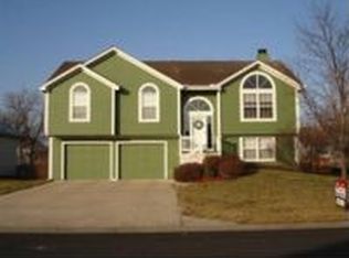 712 Canter St, Raymore, MO 64083