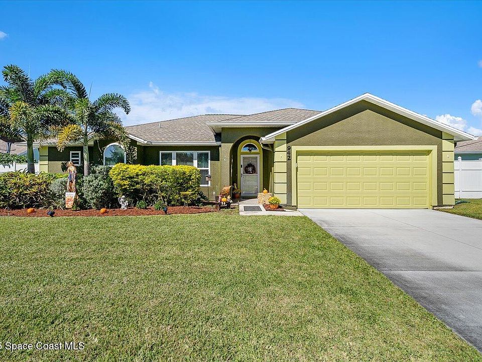 1st image of 942 Harbor Pines Dr