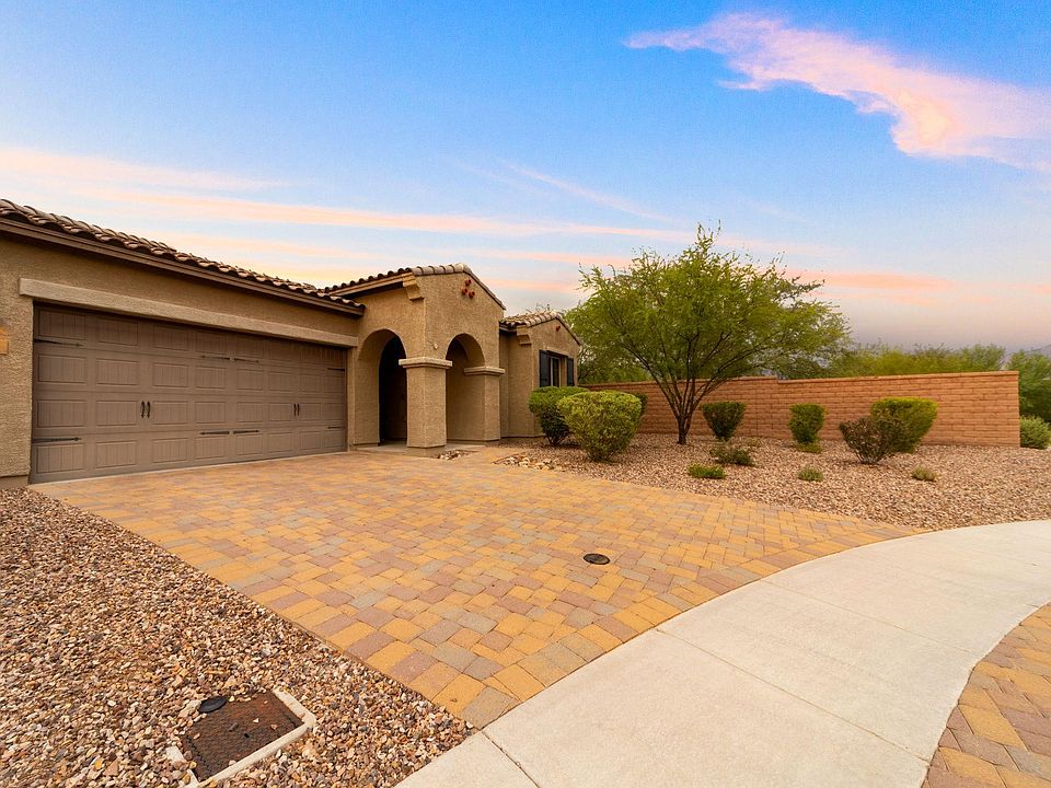 1st image of 942 W Hesperaloe Ct