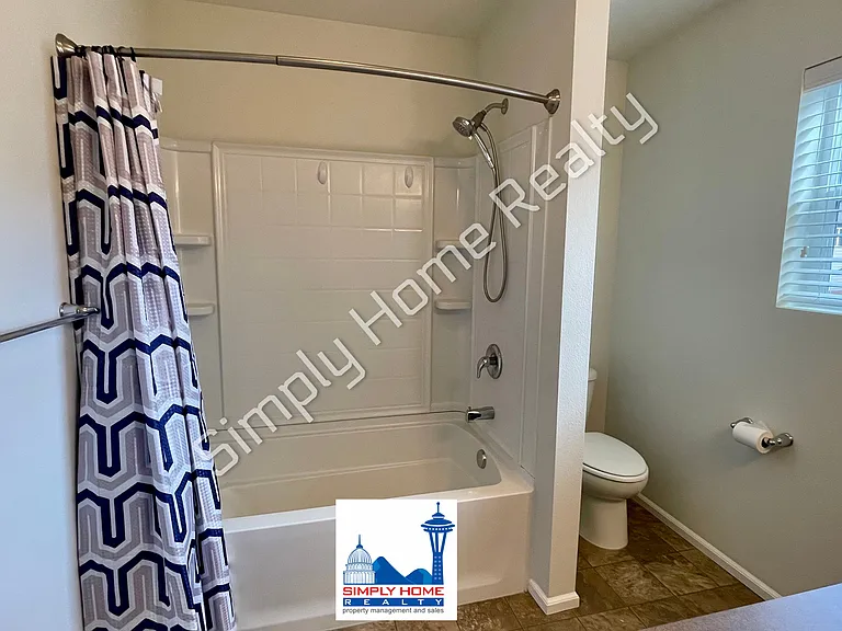 2420 Burlwood St NE — Photo 23