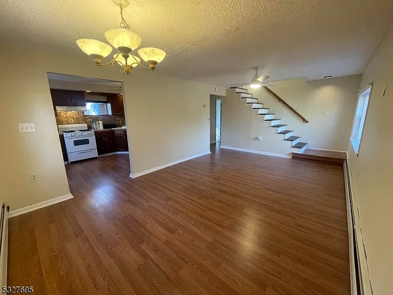 52 Ferrara Ave — Photo 7