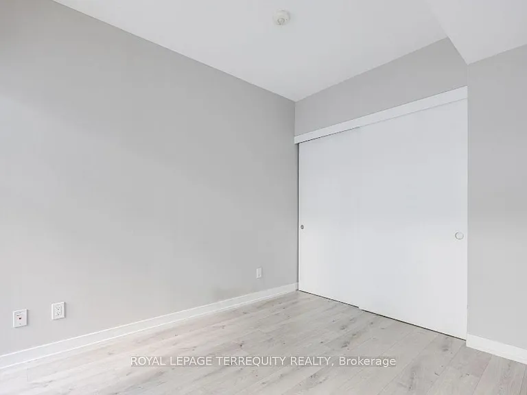 161 Roehampton Ave #330 — Photo 3