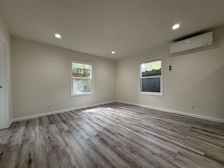 2350 Alameda De Las Pulgas — Photo 40