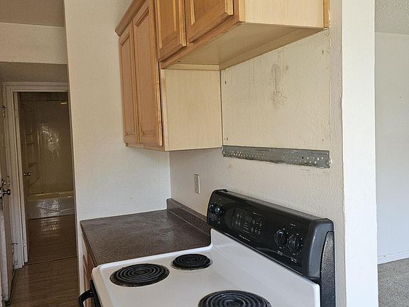 3rd image of 4606 Neil Rd APT 205