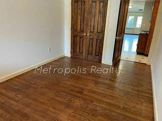 Rented by Metropolis International Realty Inc. | media 5
