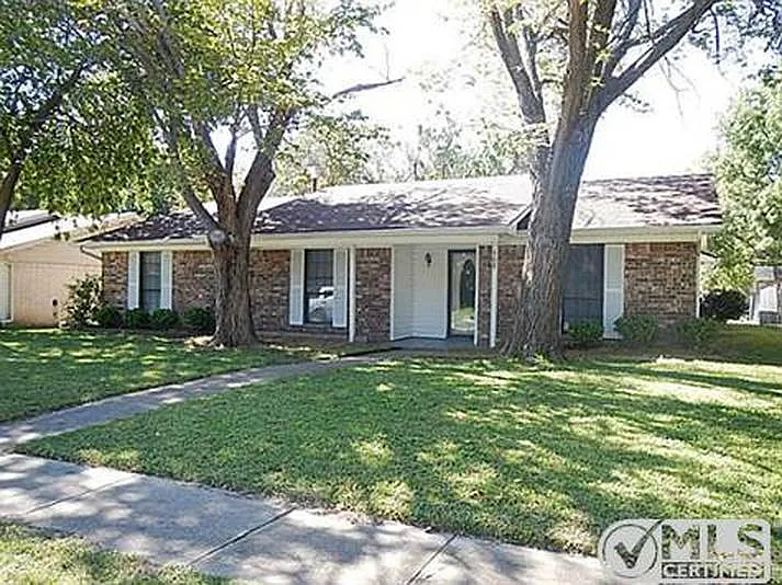 508 Dogwood Dr — Photo 1