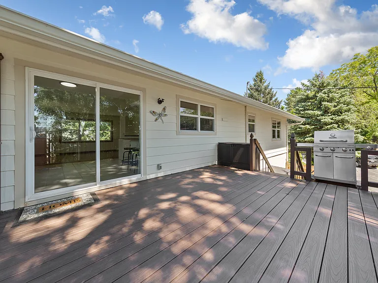 Deck.