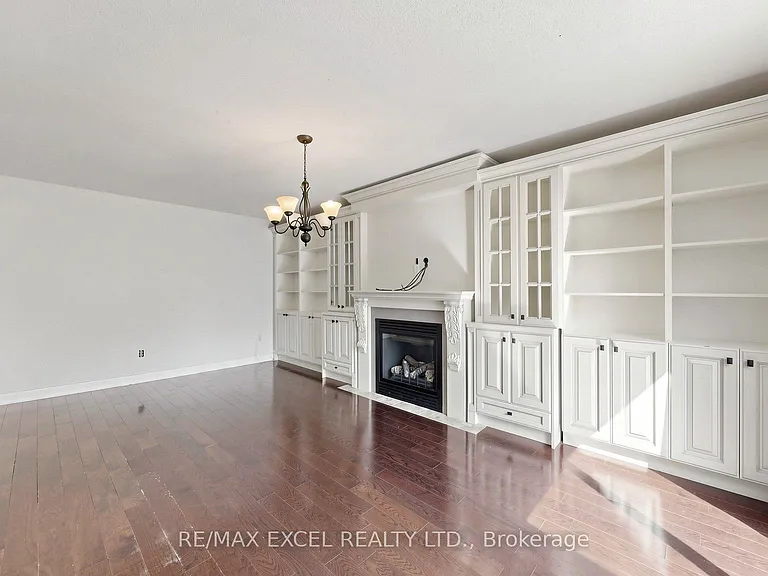 21 Mary Gapper Cres — Photo 7