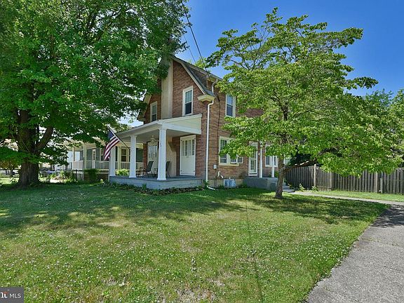 4th image of 164 N Tyson Ave