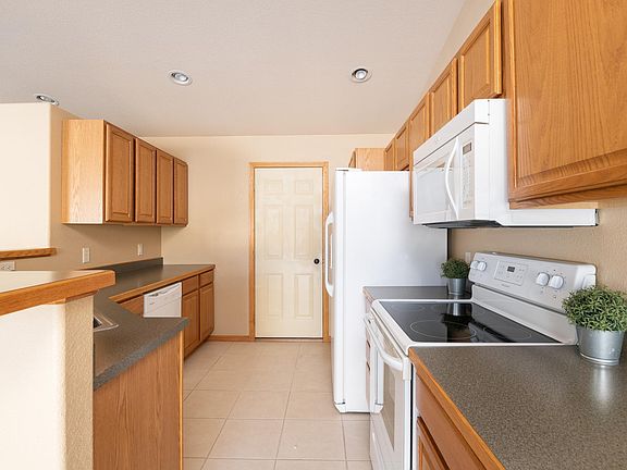 4th image of 4810 Patricia St