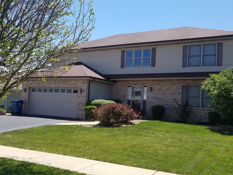 1st image of 1932 Willow Brook Dr
