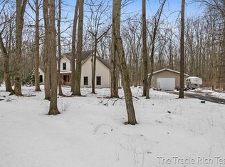 2088 Green Timbers Dr NE, Comstock Park, MI