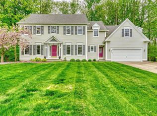 471 Sandystone Cir, Webster, NY 14580