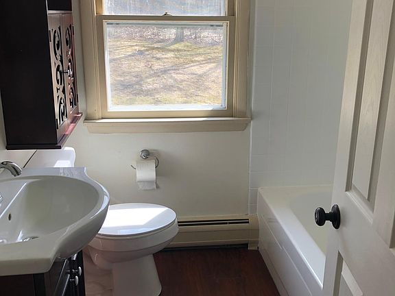 5th image of 10 Belleard Ln