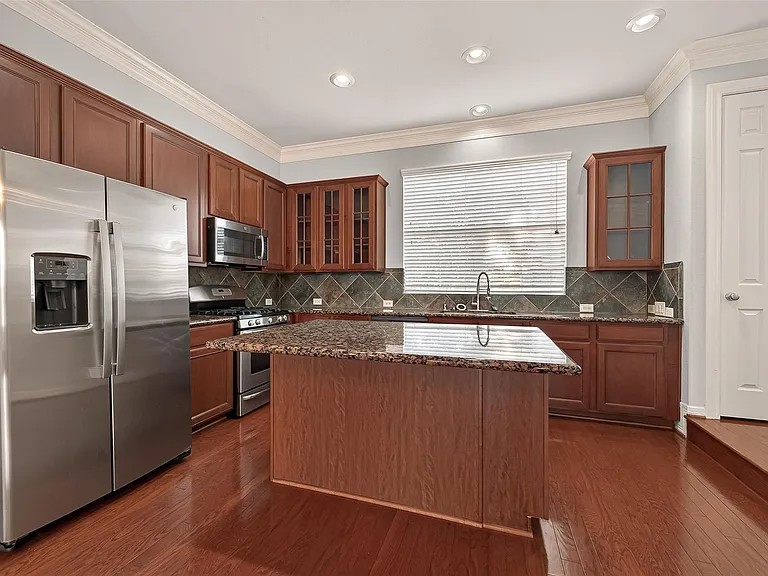 3308 Clearview Cir — Photo 9