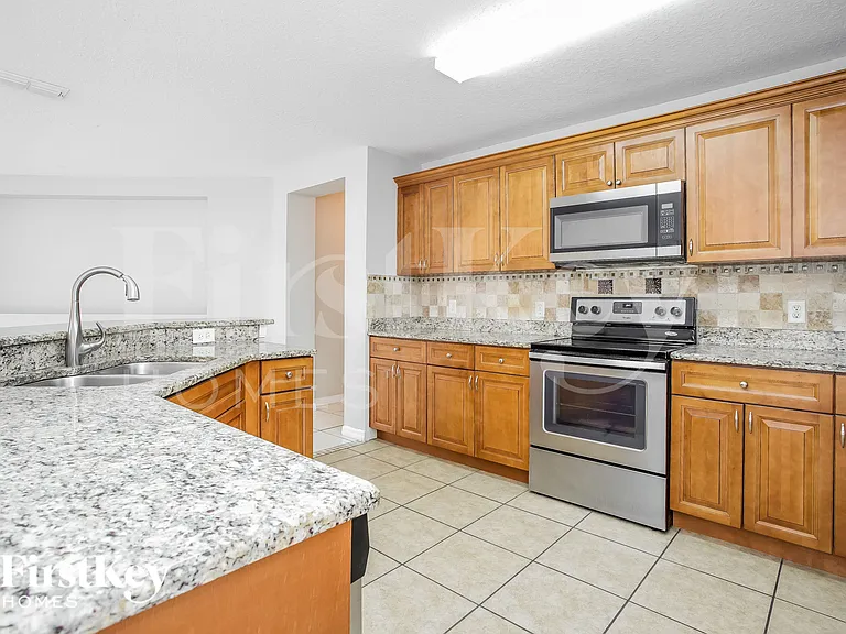 1932 Michigan Ct — Photo 7