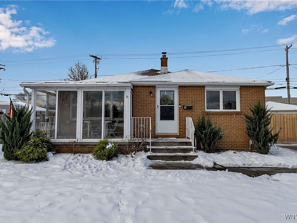 1st image of 5 Nadine Dr