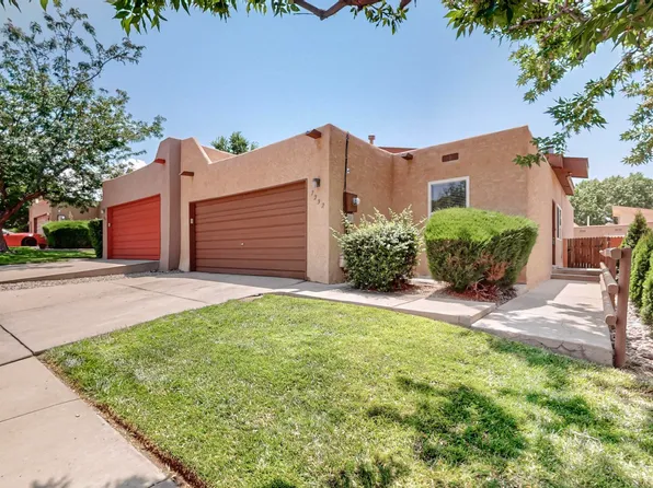 7232 Chickadee Ln NE, Albuquerque, NM 87109