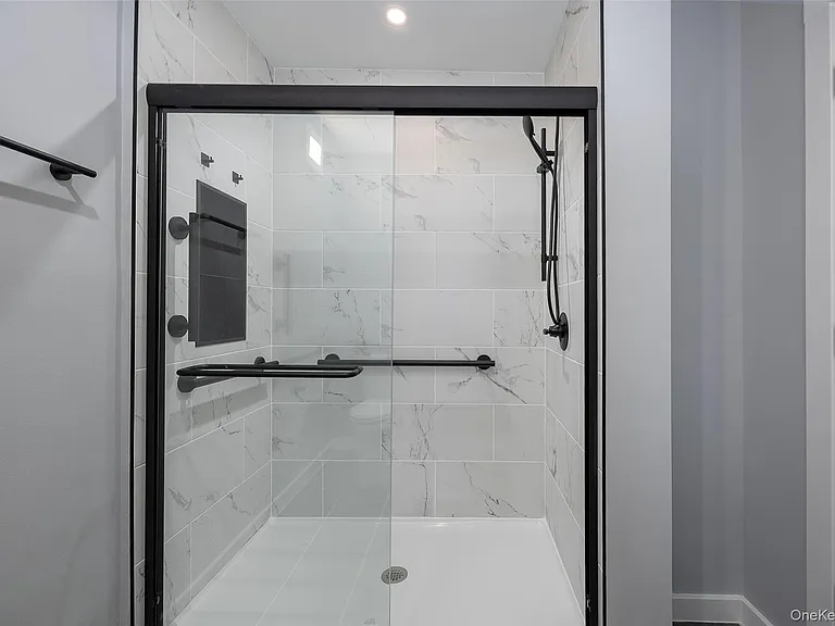 126 Innis Ave #1 — Photo 6