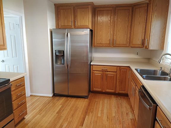 2nd image of 2770 Grovemore Ln