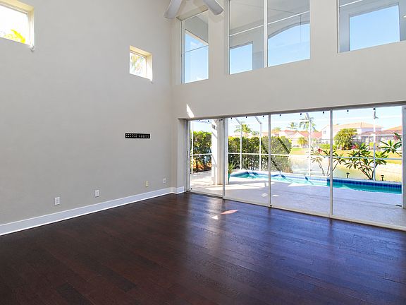 4th image of 135 Lady Palm Dr