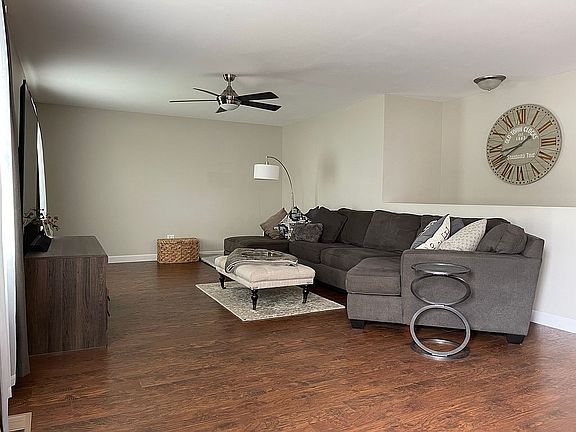 3rd image of 5481 Park Pl