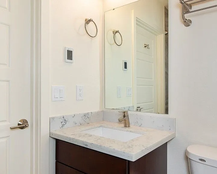 48th Street Apartments — Photo 14