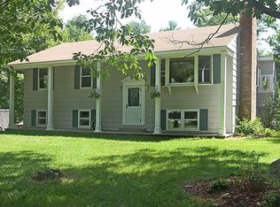 6 York Rd, Bedford, NH 03110