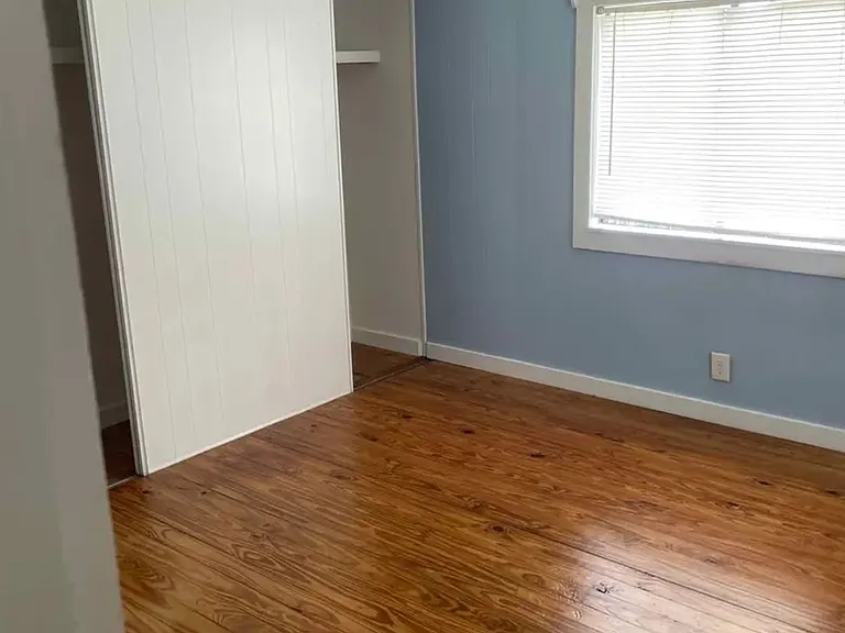 585 Baker Rd — Photo 3