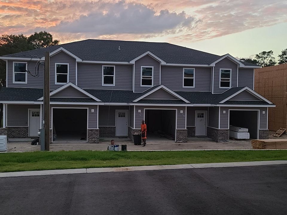 1st image of 484 Valparaiso Pkwy #2