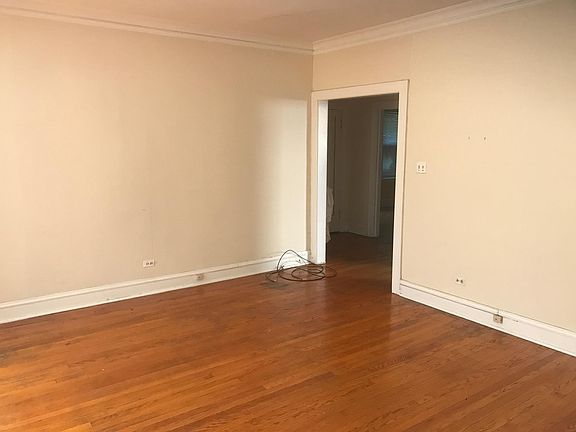 4th image of 3516 N Greenview Ave #1