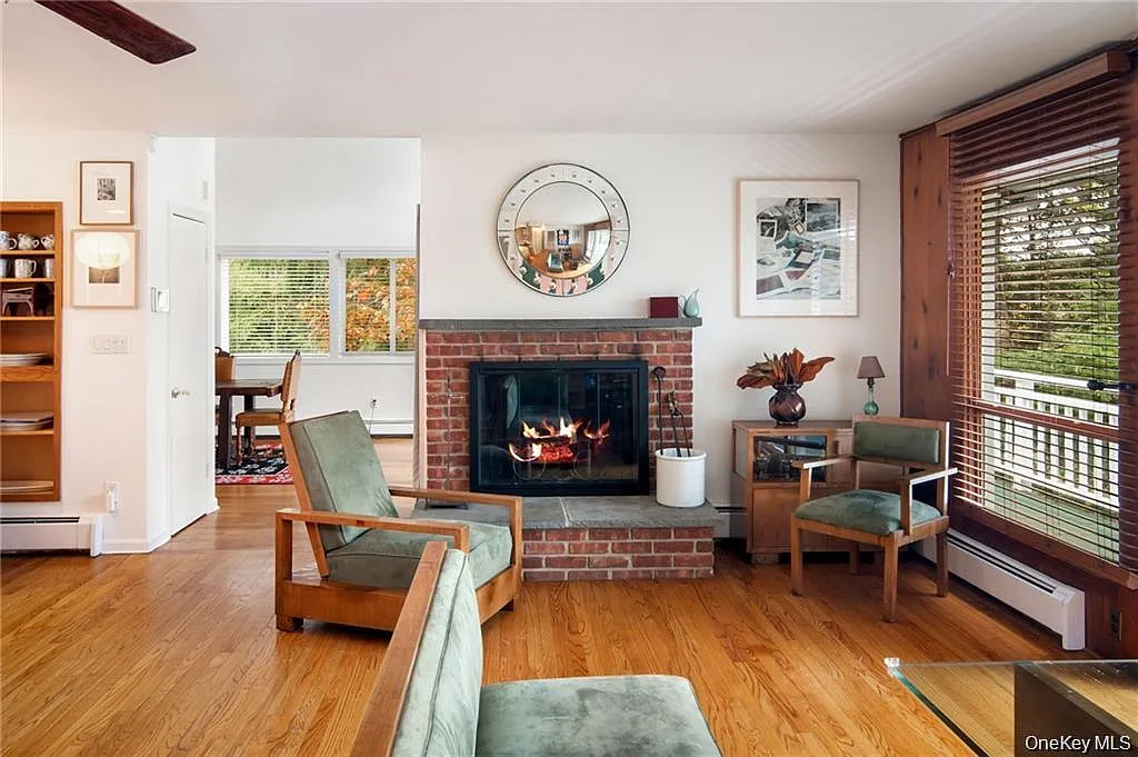 4 bed, 3.0 bath, 1558 sqft, $6,950 — Photo 3