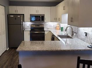 1702B Carriage Home Dr, Austin, MN 55912