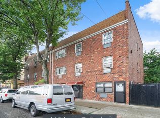 5516 69th St, Maspeth, NY 11378