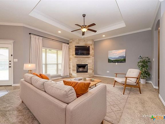 3rd image of 706 Cosper Creek Dr