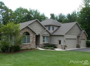 5411 W Oak Ridge Dr, Ludington, MI 49431