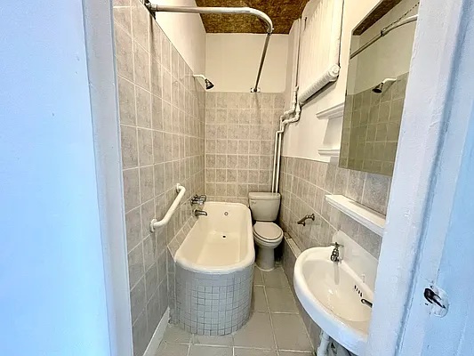 Rented by A P Realty Group NY LTD | media 8