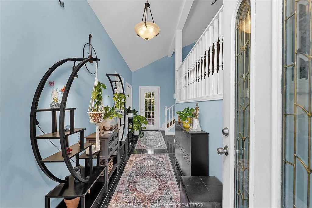 2 bed, $2,000 — Photo 2