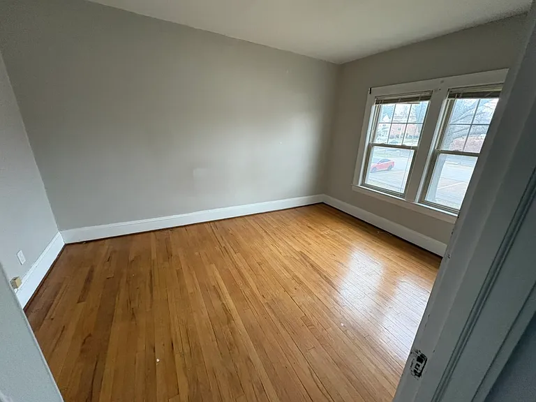 1292 Cove Ave #7 — Photo 2