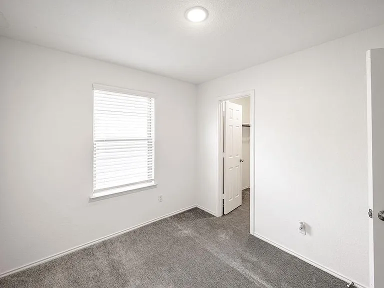 448 English Oak St — Photo 20
