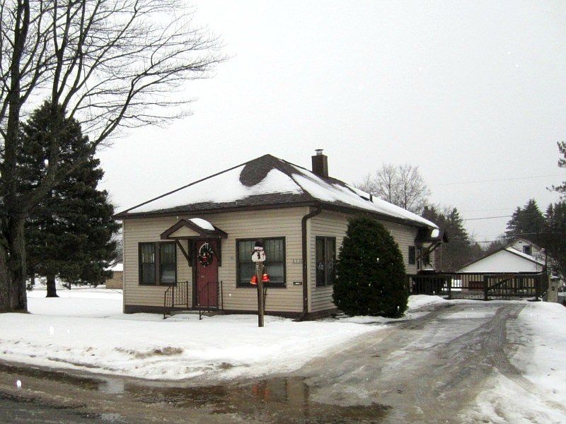 1st image of 233 Newton St