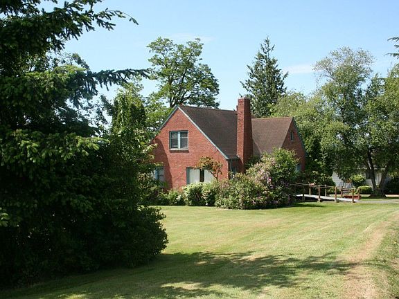 3rd image of 8126 Cedarhome Dr