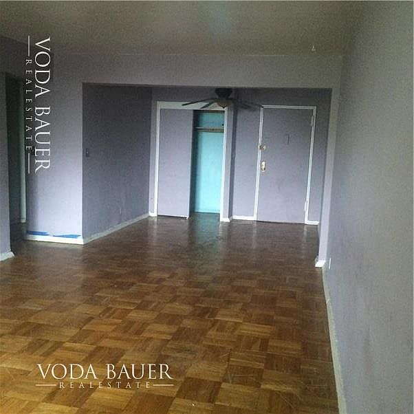 2nd image of 560 Warburton Ave APT 1F
