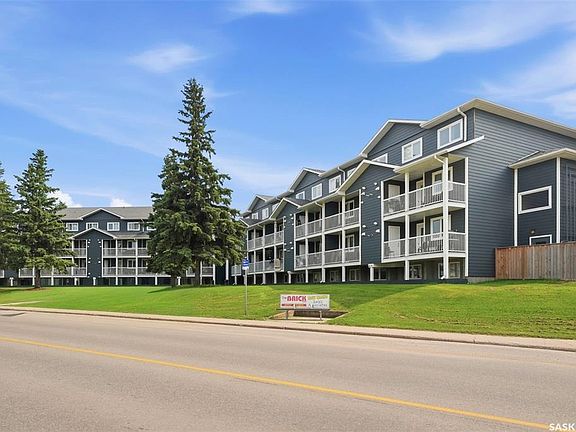 2nd image of UNIT 210-515 28th STREET E