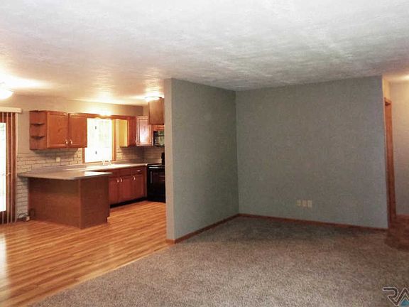 3rd image of 603 N Main Ave
