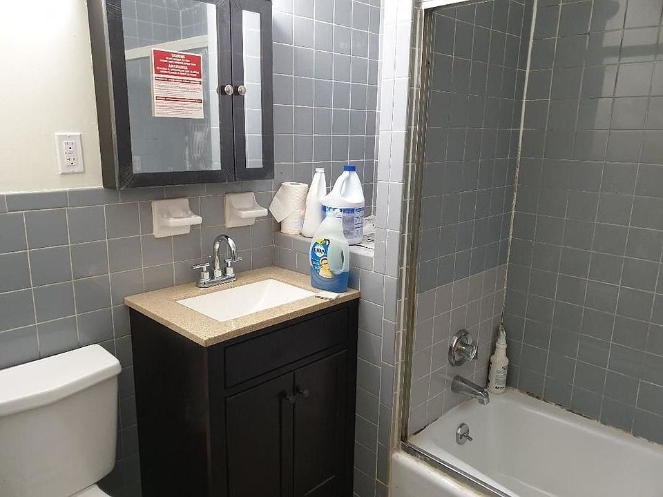1st image of 20-71 32nd St #33